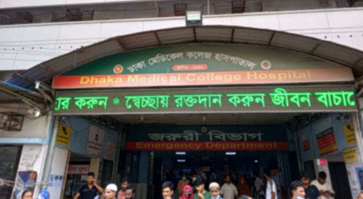 রাজধানীর বনানীতে গাড়ির ধাক্কায় নারীর মৃত্যু